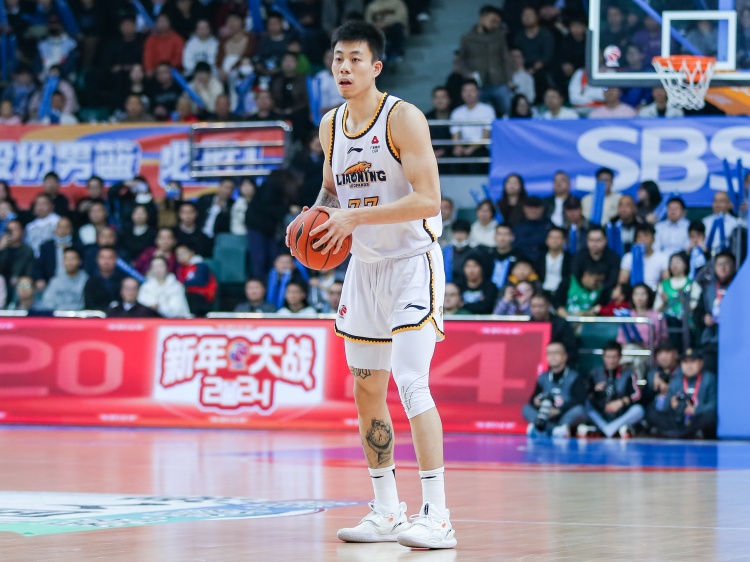  田掌门：奥利弗加盟 张镇麟&国家队三将回归 辽篮完全体将冲前四